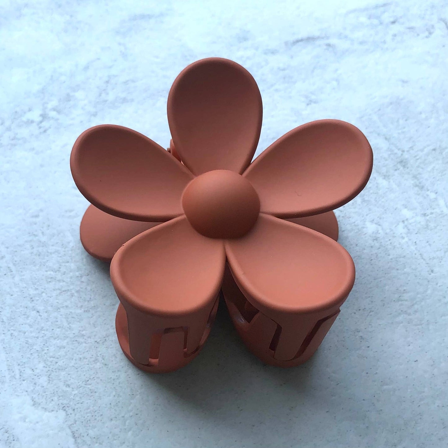 Daisy flower 3" matt clip hair fashion accessory claw: Glacier