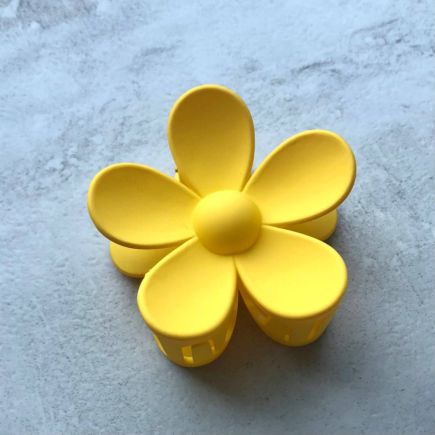 Daisy flower 3" matt clip hair fashion accessory claw: Raspberry
