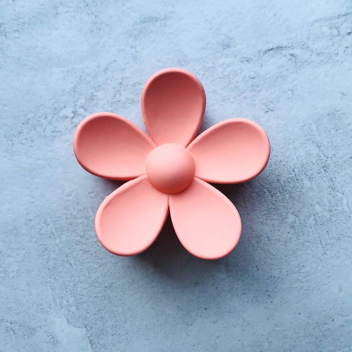Daisy flower 3" matt clip hair fashion accessory claw: Raspberry