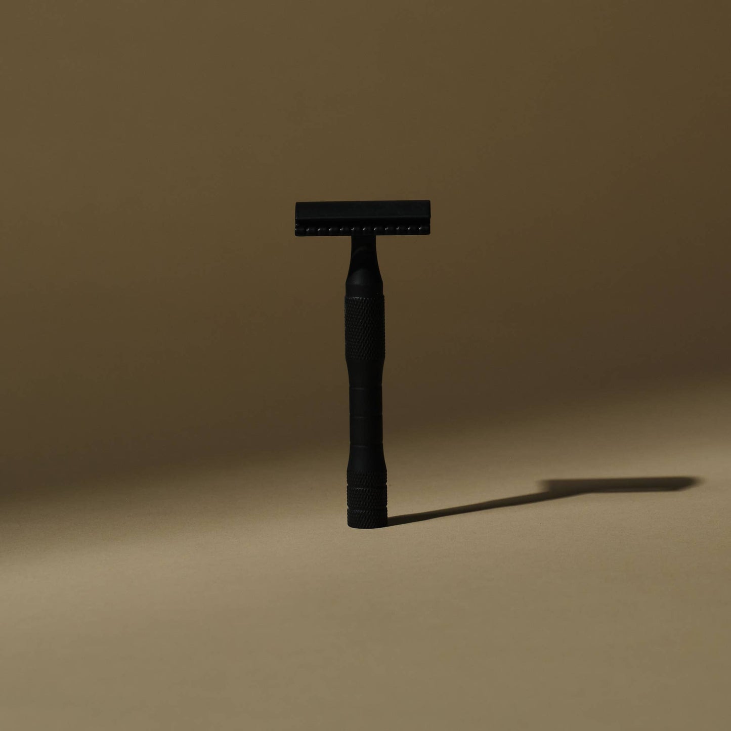 Sustainable Brass Safety Razor - Black (made in Canada)