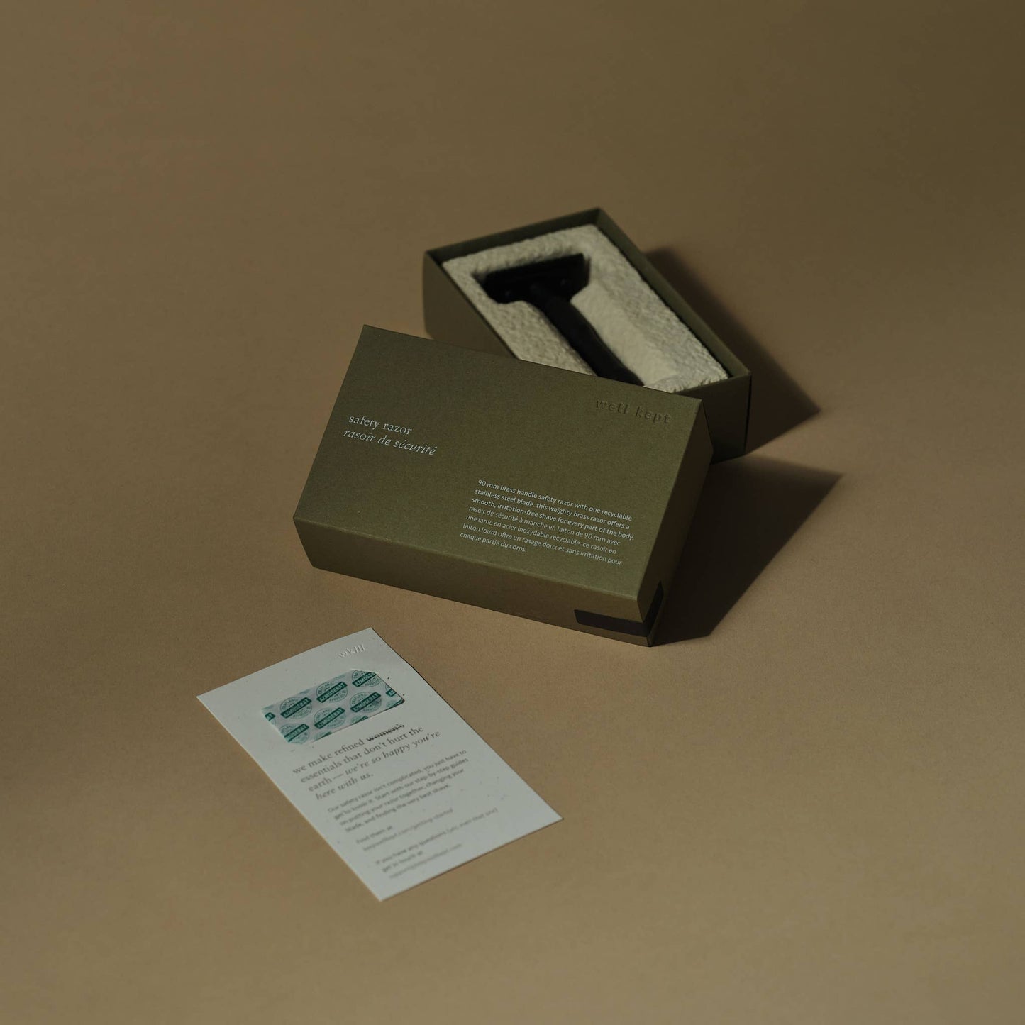 Sustainable Brass Safety Razor - Black (made in Canada)