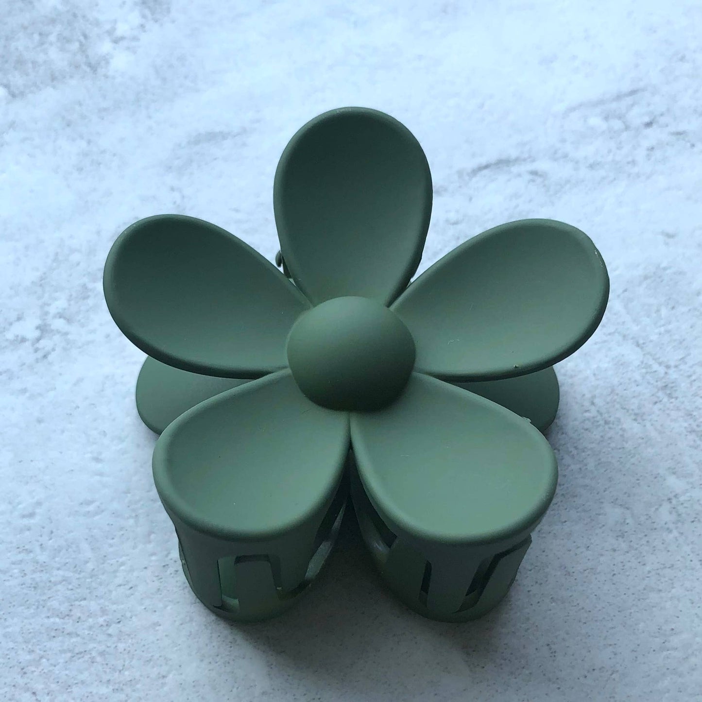 Daisy flower 3" matt clip hair fashion accessory claw: Glacier