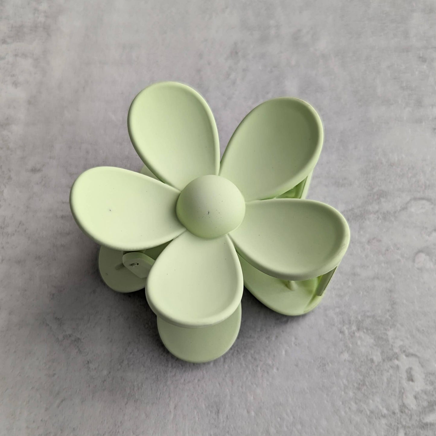 Daisy flower 3" matt clip hair fashion accessory claw: Raspberry