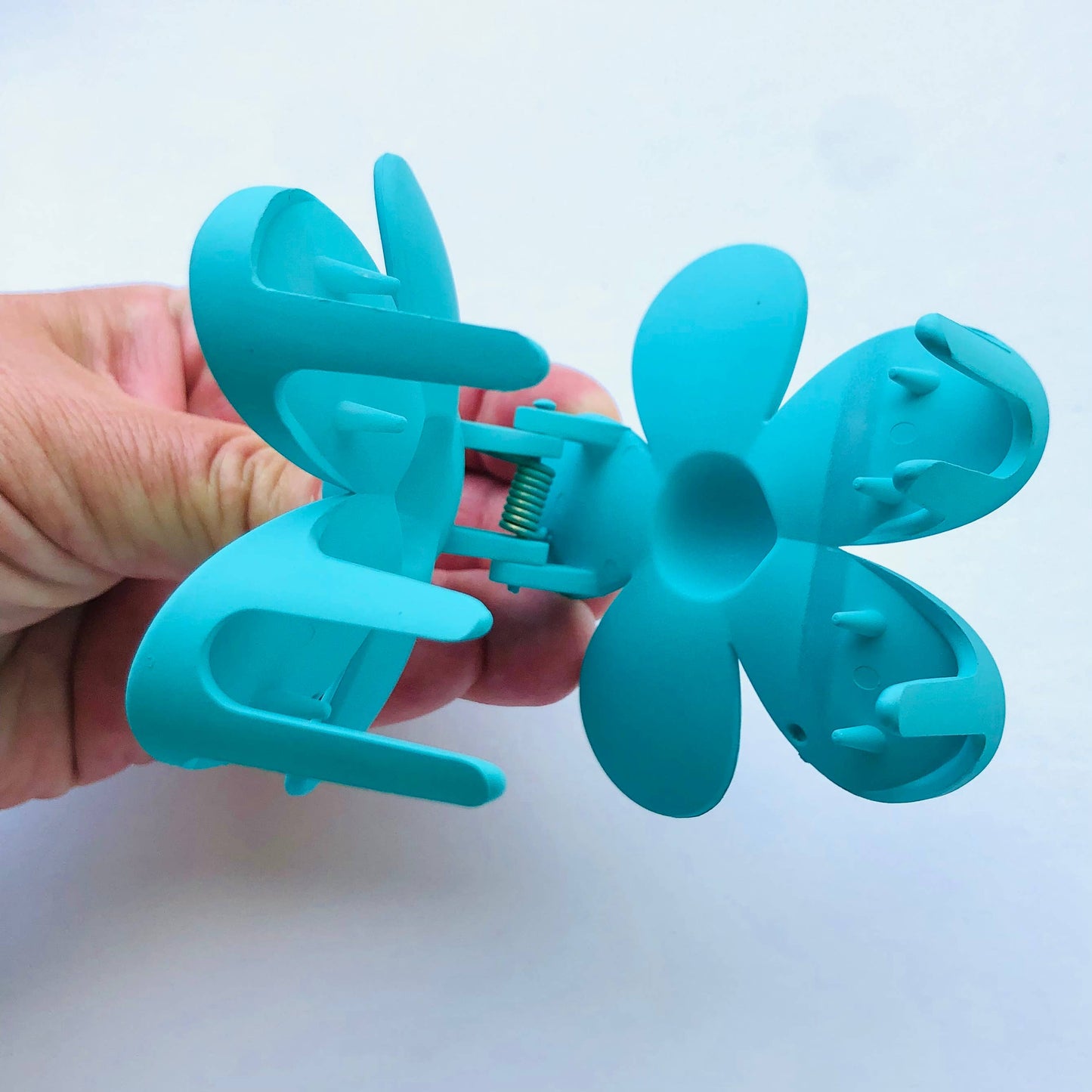 Daisy flower 3" matt clip hair fashion accessory claw: Raspberry