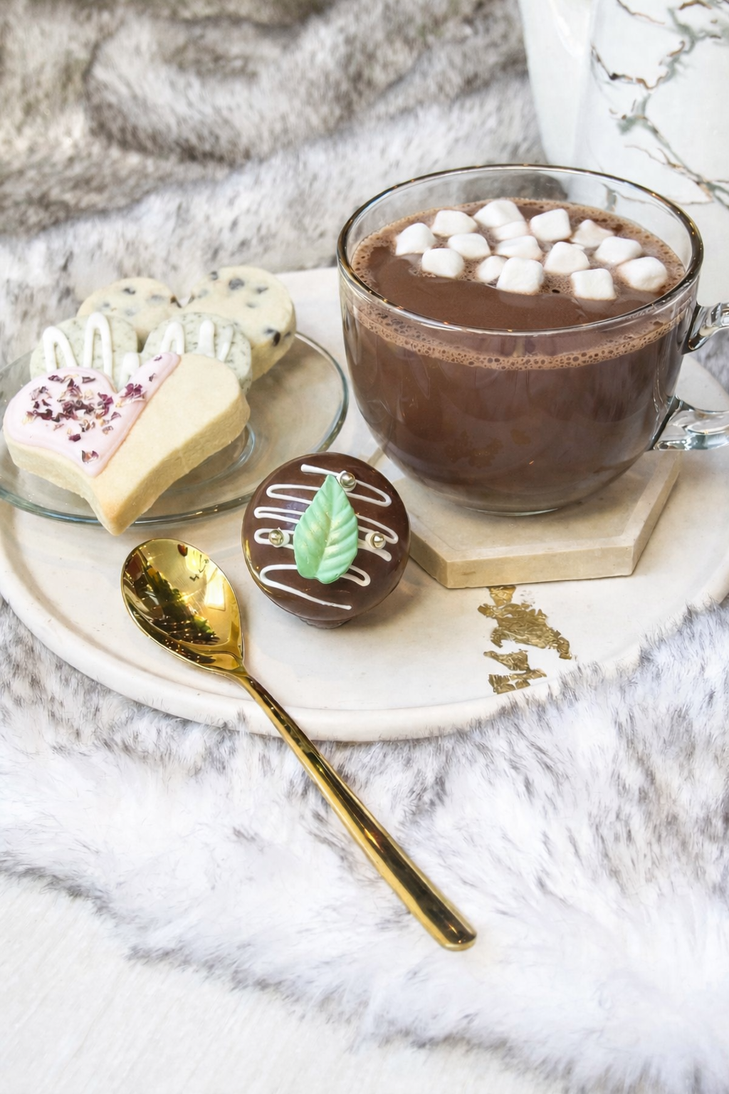Peppermint Hot Chocolate Bomb: Small Sphere 2"