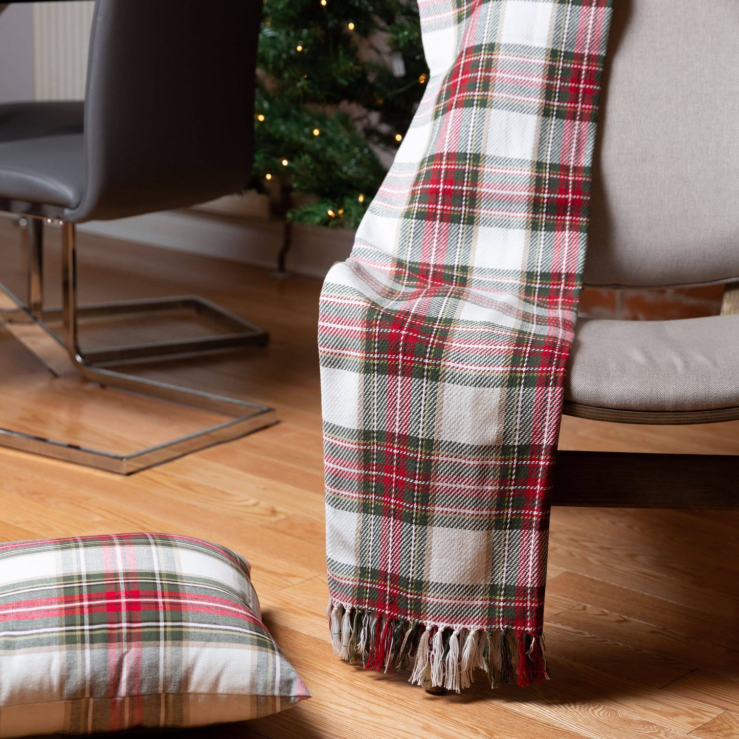 Celebration Plaid Throw: Red/Green / 50x60